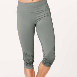 Lululemon crop leggings
